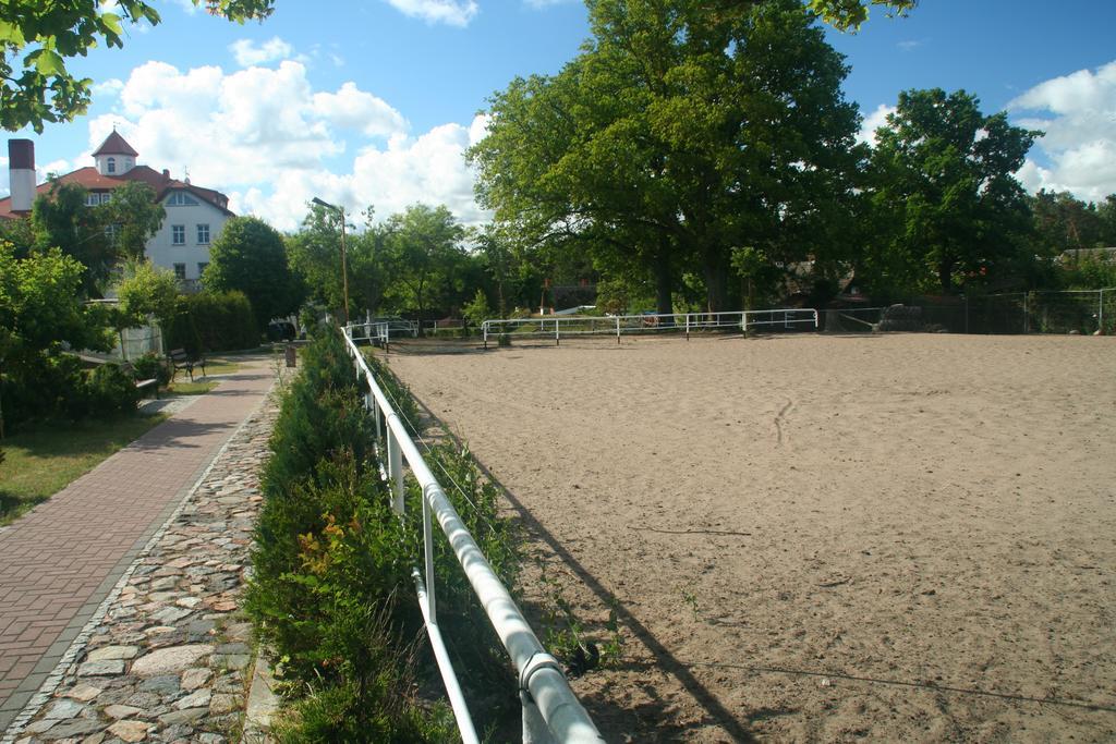 Pokoje Goscinne Straznica Jaroslawiec Luaran gambar