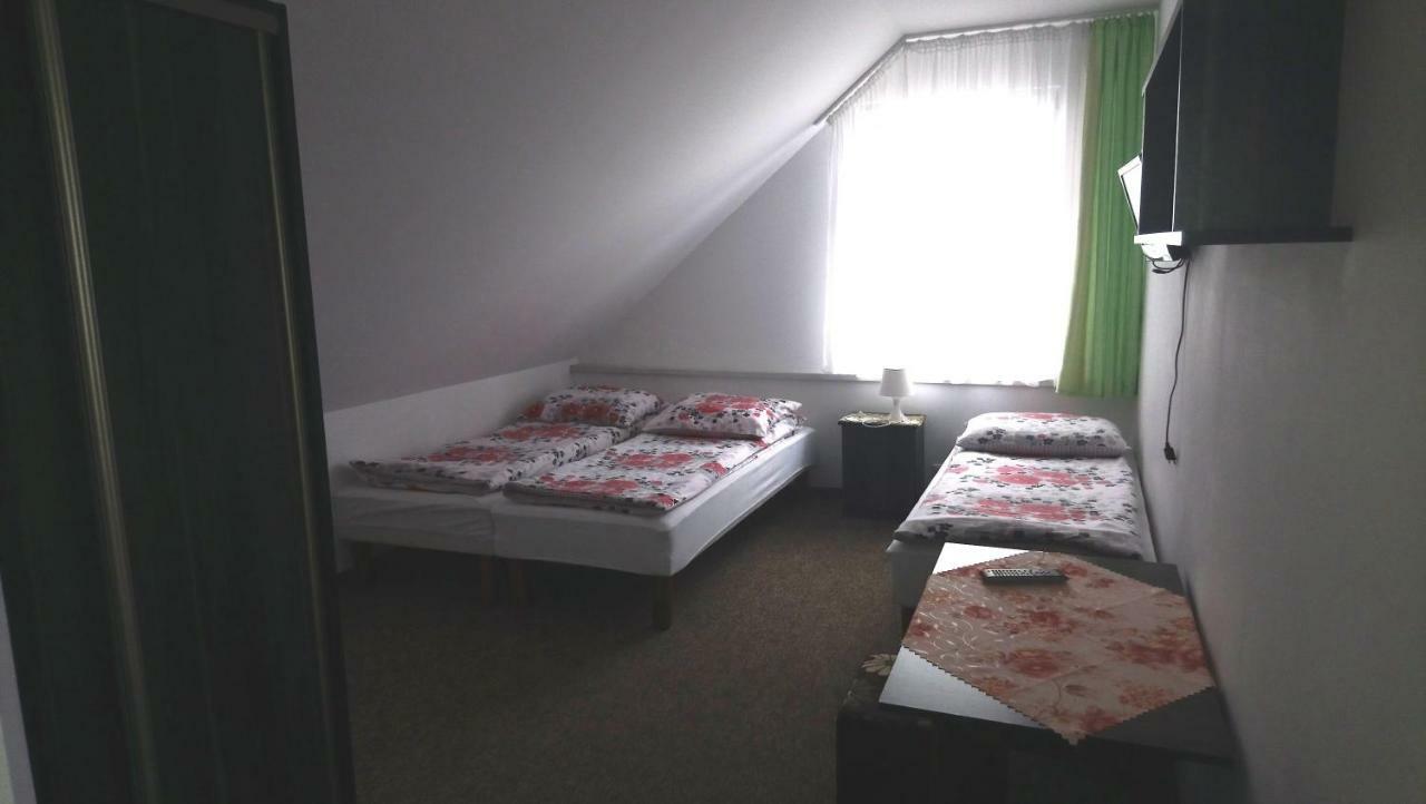 Pokoje Goscinne Straznica Jaroslawiec Bilik gambar