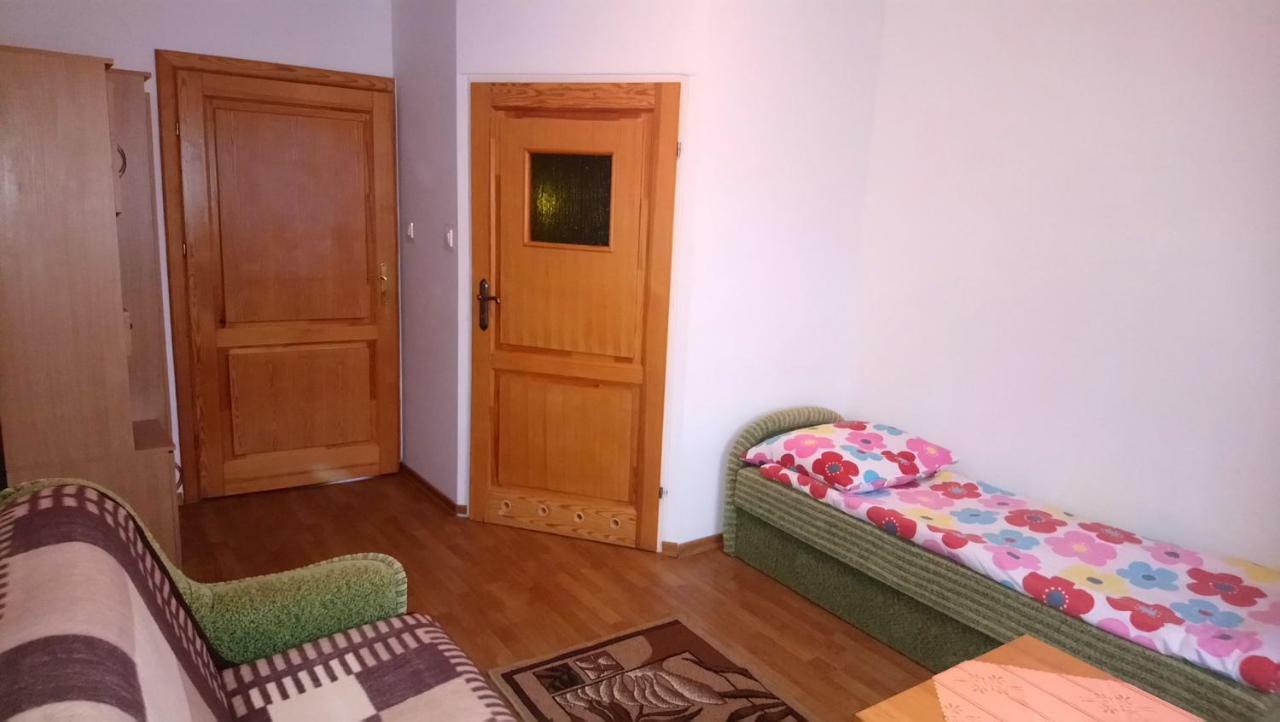 Pokoje Goscinne Straznica Jaroslawiec Bilik gambar