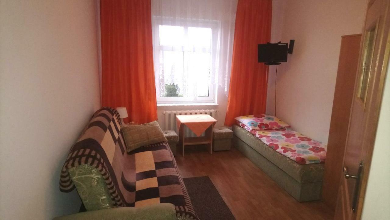 Pokoje Goscinne Straznica Jaroslawiec Bilik gambar